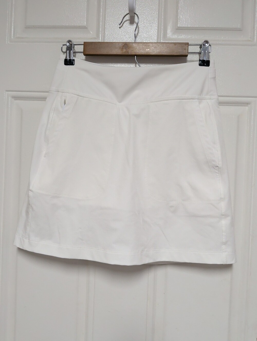 Athleta Tee Time Skort 17” White Golf Tennis Athletic Skirt Built-in Shorts Sz S